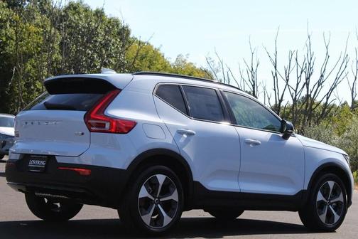 2026 Volvo XC40 B5 Plus