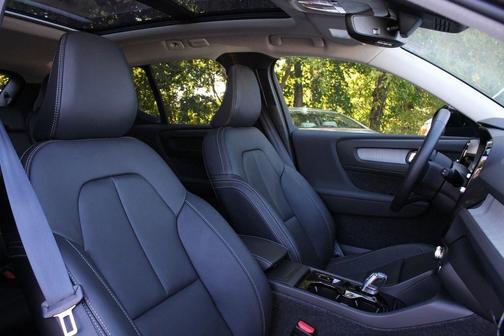 2026 Volvo XC40 B5 Plus