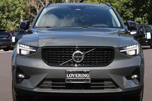 2026 Volvo XC40 B5 ULTRA