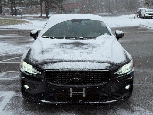 2023 Volvo S60 B5 Plus Black Edition