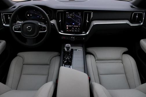 2026 Volvo V60 Cross Country B5 Ultra