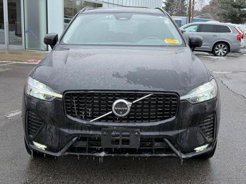 2025 Volvo XC60 B5 Plus