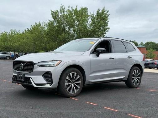 2023 Volvo XC60 B5 Plus Dark Theme