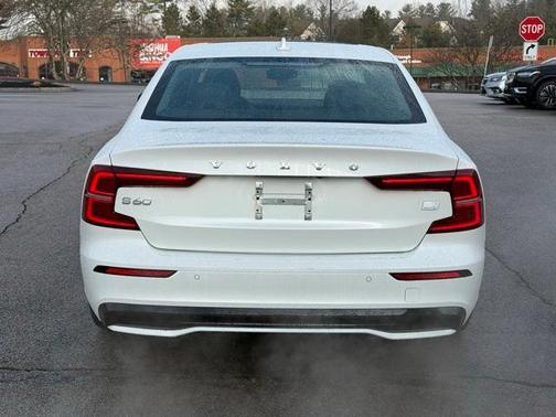 2023 Volvo S60 Recharge Plug-In Hybrid T8 Plus Dark Theme