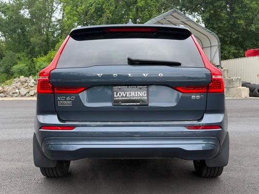 2022 Volvo XC60 B5 Momentum