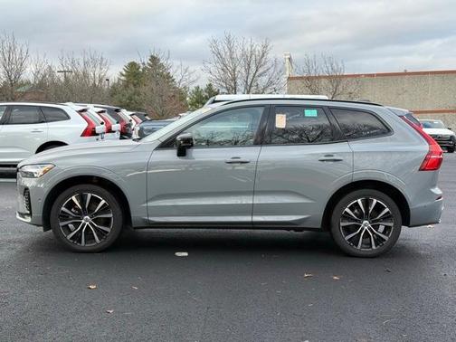 2025 Volvo XC60 B5 Plus