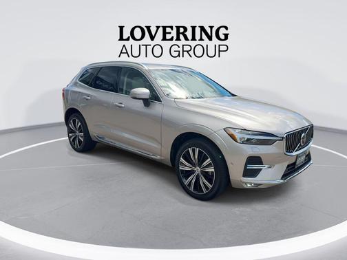Bright 2023 Volvo XC60 B5 Ultimate Bright Theme