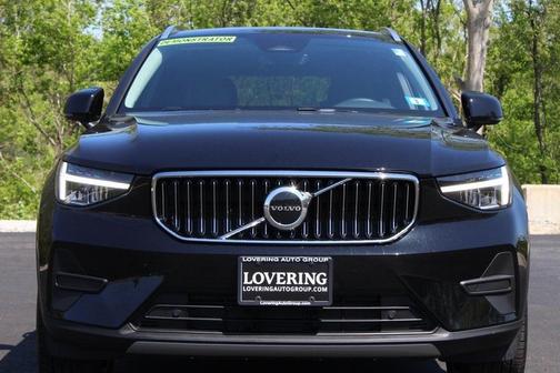 2025 Volvo XC40 B5 Core Bright Theme