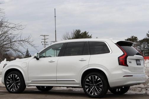 2025 Volvo XC90 Plug-In Hybrid T8 Ultra 7-Seater
