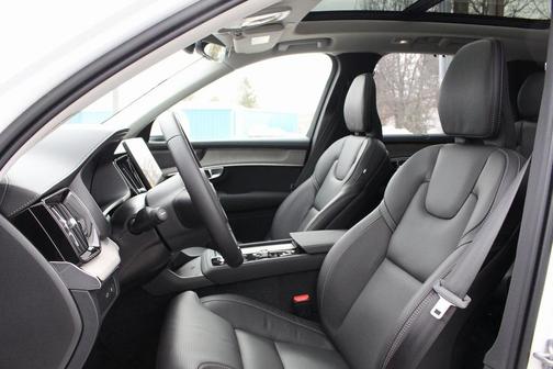 2025 Volvo XC90 Plug-In Hybrid T8 Ultra 7-Seater