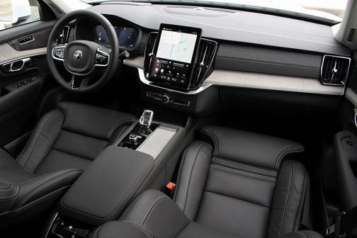 2025 Volvo XC90 Plug-In Hybrid T8 Ultra 7-Seater