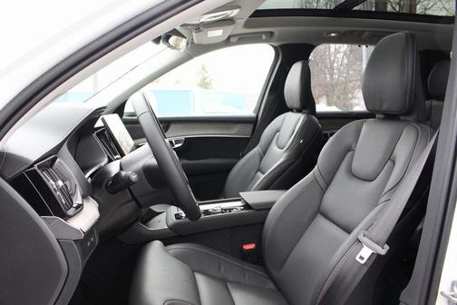 2025 Volvo XC90 Plug-In Hybrid T8 Ultra 7-Seater