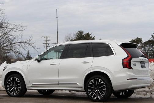 2025 Volvo XC90 Plug-In Hybrid T8 Ultra 7-Seater