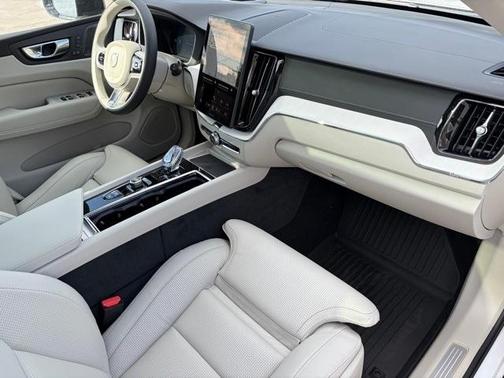 2026 Volvo XC60 Plug-In Hybrid T8 Ultra