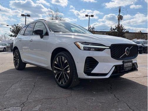 Crystal White 2026 Volvo XC60 Plug-In Hybrid T8 Ultra