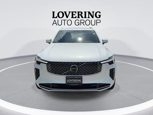 Crystal White Pearl 2026 Volvo XC90 B6 Plus 7-Seater