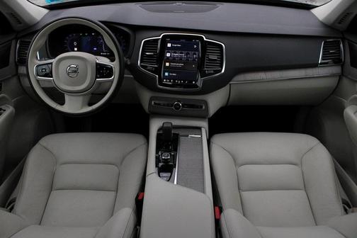 2023 Volvo XC90 B6 Plus 7-Seater