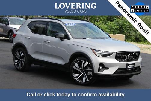 2025 Volvo XC40 B5 Plus Dark Theme