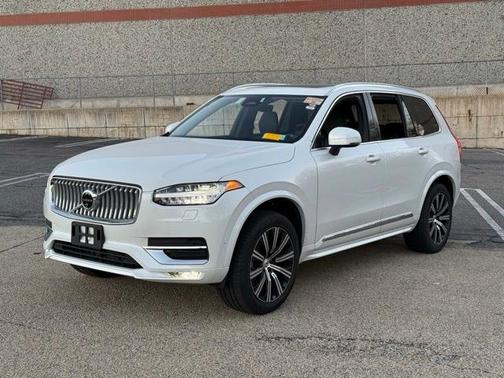 2025 Volvo XC90 B6 Plus 7-Seater