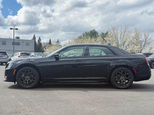 Gloss Black 2023 Chrysler 300 Touring L