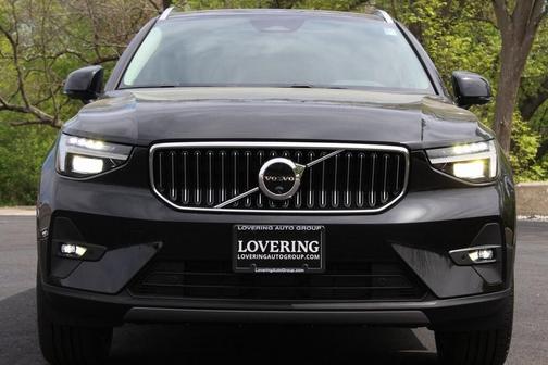 2025 Volvo XC40 B5 Plus Bright Theme