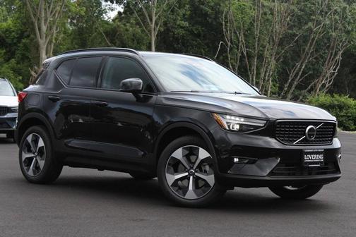 2026 Volvo XC40 B5 Plus