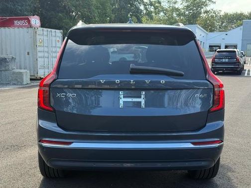 2025 Volvo XC90 B6 Plus 7-Seater