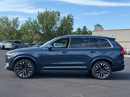 2025 Volvo XC90 B6 Plus 7-Seater