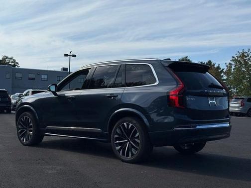 2025 Volvo XC90 B6 Plus 7-Seater