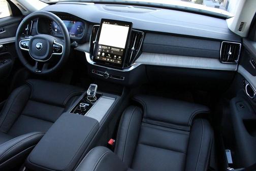 2025 Volvo XC90 Plug-In Hybrid T8 Ultra 7-Seater