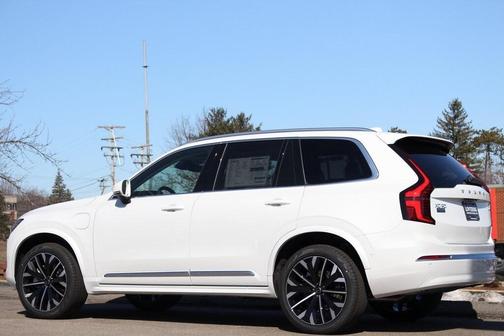 2025 Volvo XC90 Plug-In Hybrid T8 Ultra 7-Seater