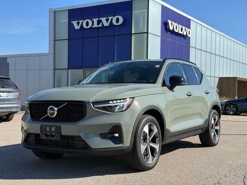 Sage Green Metallic 2023 Volvo XC40 B5 Plus Dark Theme