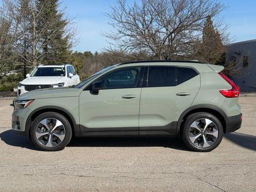 Sage Green Metallic 2023 Volvo XC40 B5 Plus Dark Theme