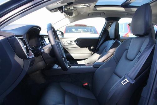 2025 Volvo S60 B5 Plus