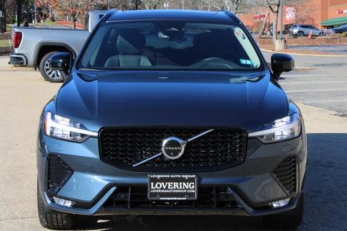 2023 Volvo XC60 B5 Plus Dark Theme