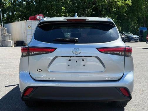 Celestial Silver Metallic 2020 Toyota Highlander XLE
