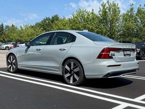 2024 Volvo S60 Recharge Plug-In Hybrid T8 Ultimate Dark Theme