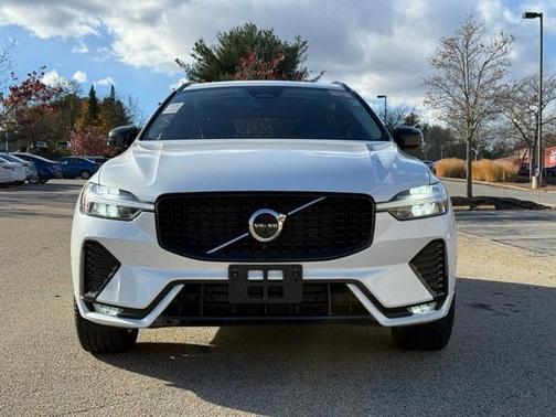2025 Volvo XC60 B5 Plus