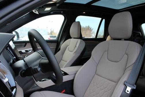 2026 Volvo XC90 B6 Plus 6-Seater