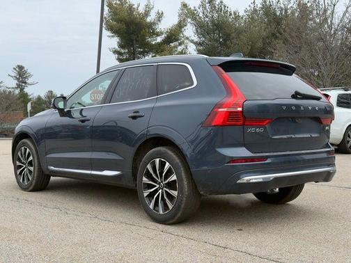 2023 Volvo XC60 B5 Plus Bright Theme