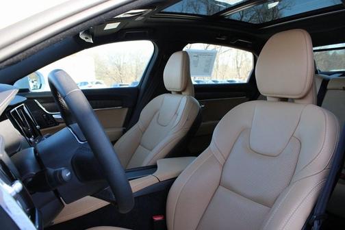 2023 Volvo S90 B6 Ultimate