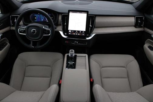 2026 Volvo XC90 B6 Plus 6-Seater