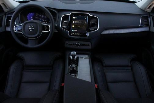 2024 Volvo XC90 Recharge Plug-In Hybrid T8 Ultimate Bright Theme 7-Seater