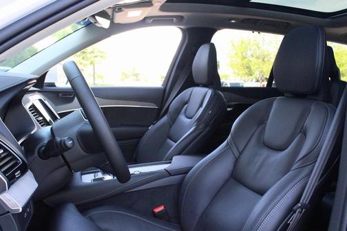 2024 Volvo XC90 Recharge Plug-In Hybrid T8 Ultimate Bright Theme 7-Seater