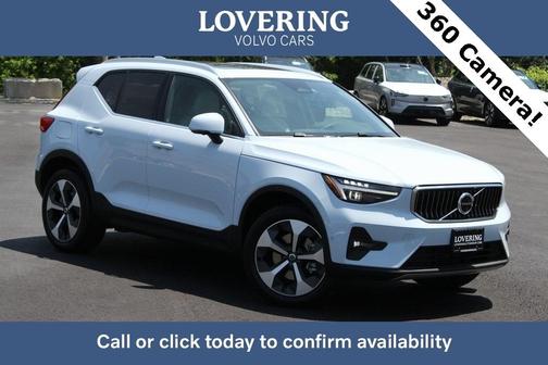 2025 Volvo XC40 B5 Plus Bright Theme