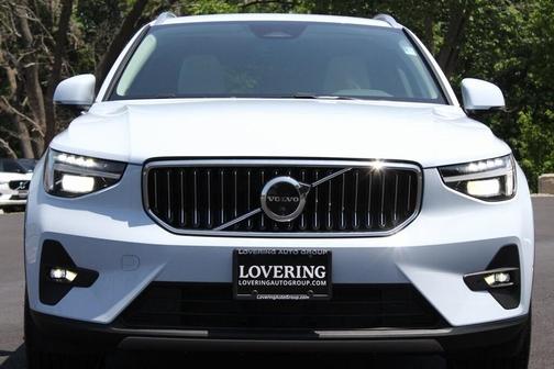 2025 Volvo XC40 B5 Plus Bright Theme