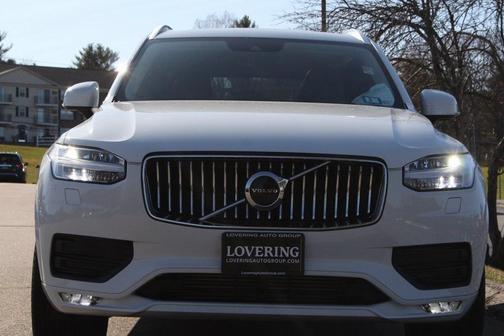 2022 Volvo XC90 T5 Momentum 7 Passenger