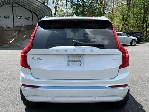 Crystal White Metallic 2023 Volvo XC90 Recharge Plug-In Hybrid T8 Plus Bright Theme 7 Passenger