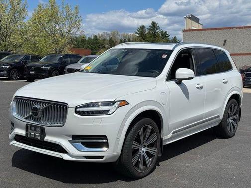 Crystal White Metallic 2023 Volvo XC90 Recharge Plug-In Hybrid T8 Plus Bright Theme 7 Passenger