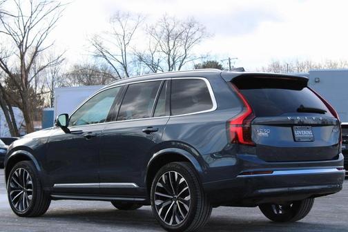 2025 Volvo XC90 B6 Plus 7-Seater